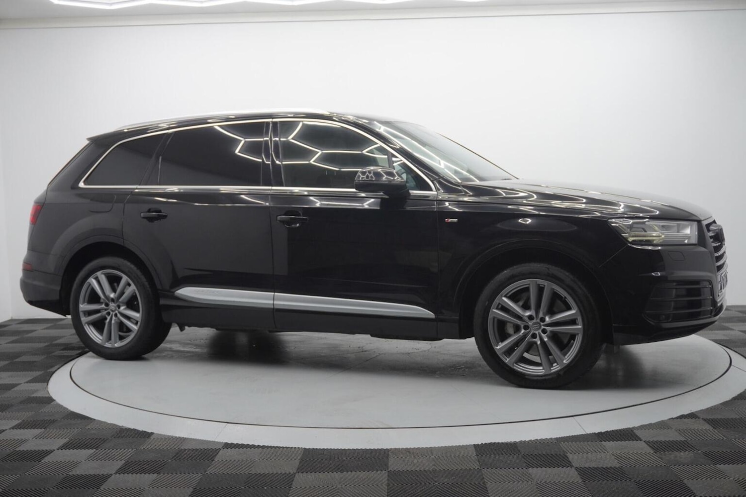 Used Audi Q7 2018 for sale - 77270999: Photo 11