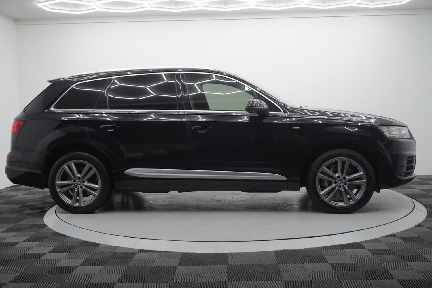 Used Audi Q7 2018 for sale - 77270999: Photo 12