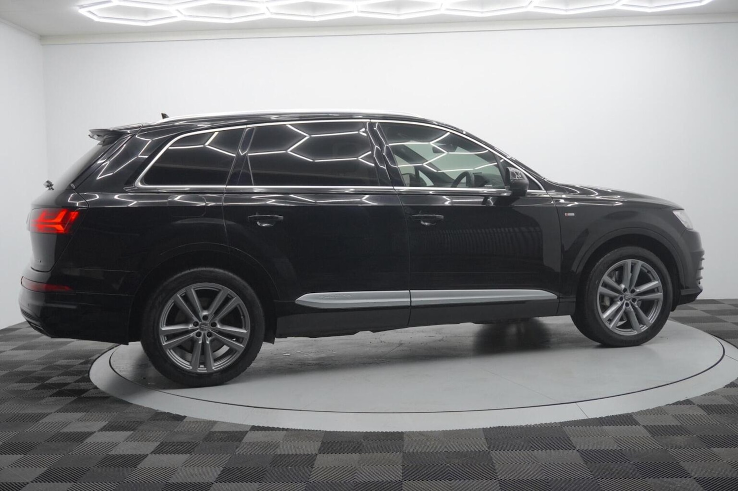 Used Audi Q7 2018 for sale - 77270999: Photo 13