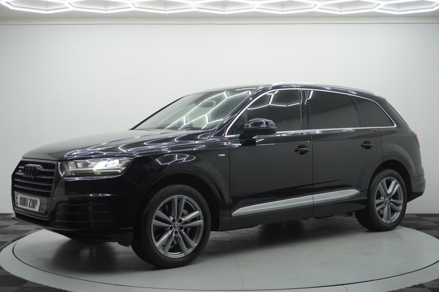 Used Audi Q7 2018 for sale - 77270999: Photo 2