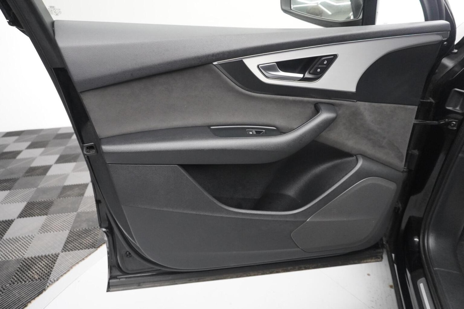 Used Audi Q7 2018 for sale - 77270999: Photo 34