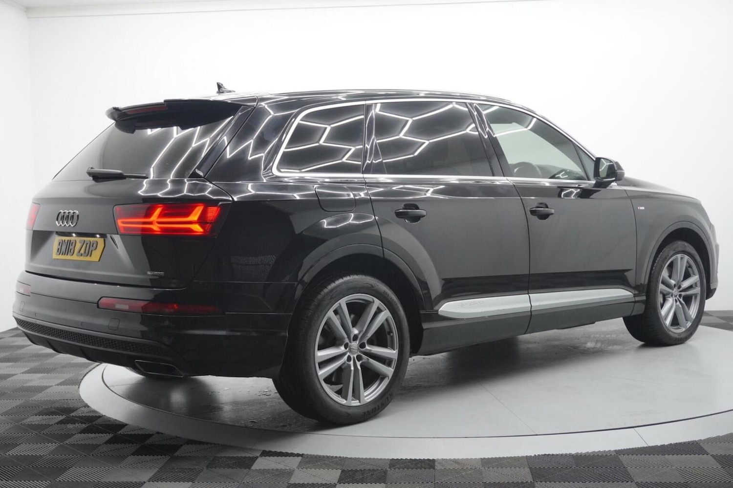 Used Audi Q7 2018 for sale - 77270999: Photo 4