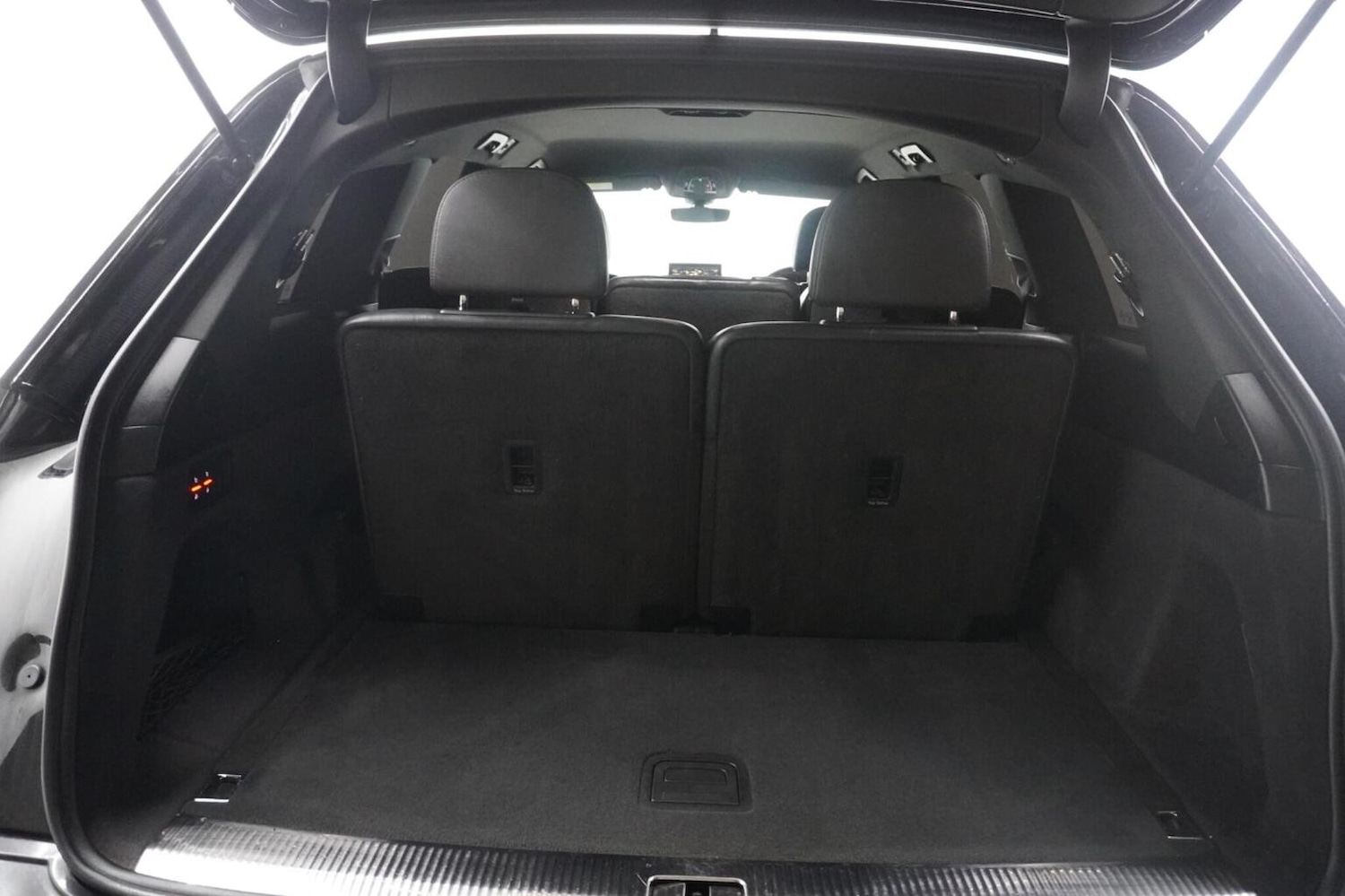 Used Audi Q7 2018 for sale - 77270999: Photo 45