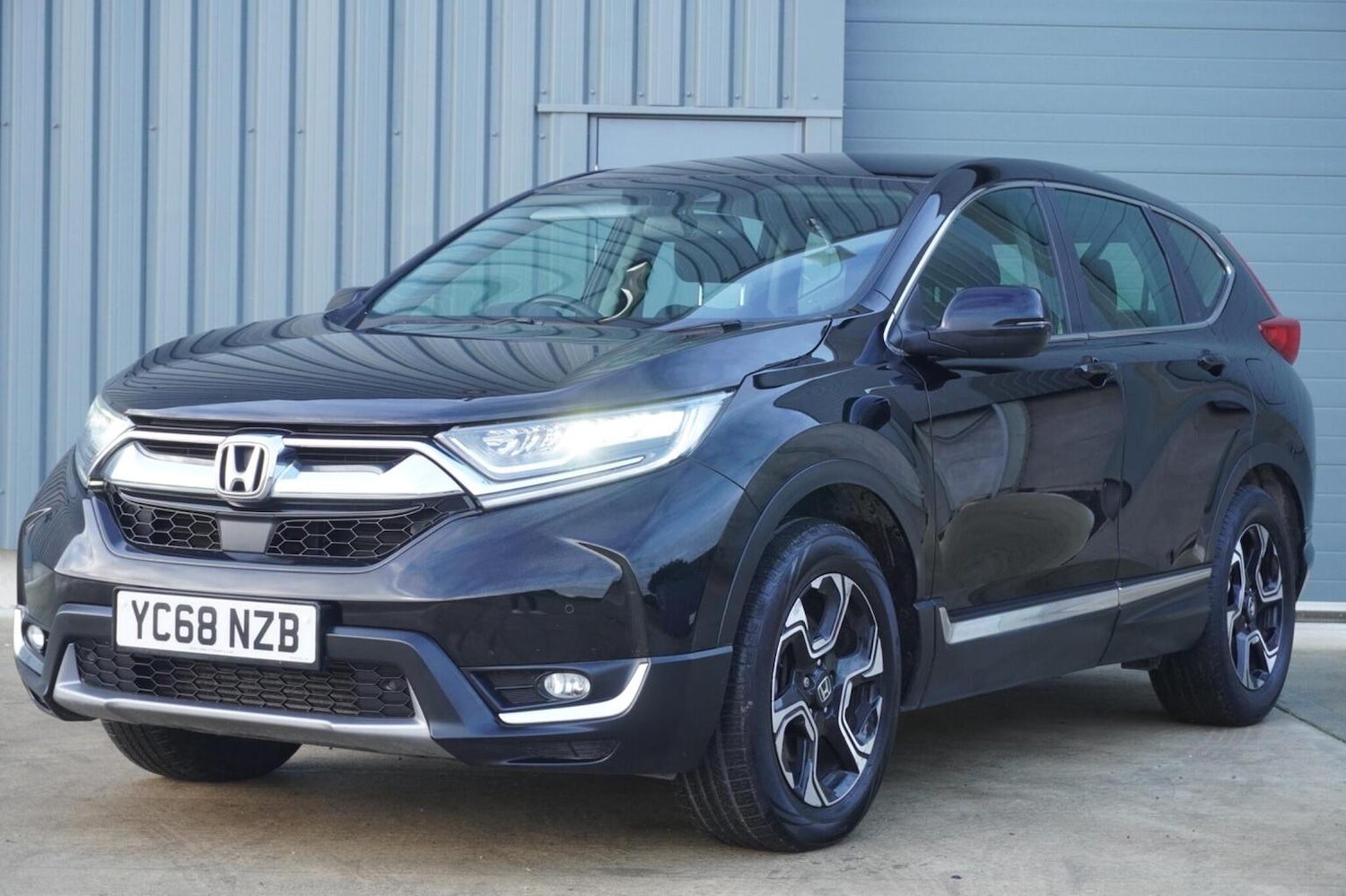 Used Honda CR-V 2018 for sale - 76347158: Photo 2
