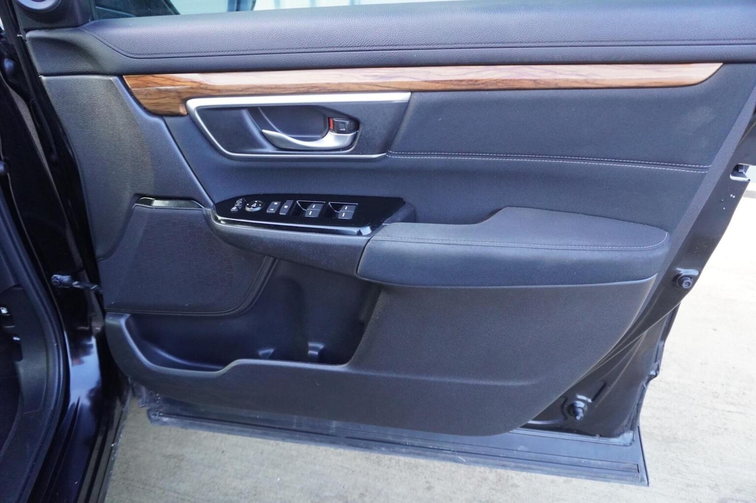 Used Honda CR-V 2018 for sale - 76347158: Photo 28