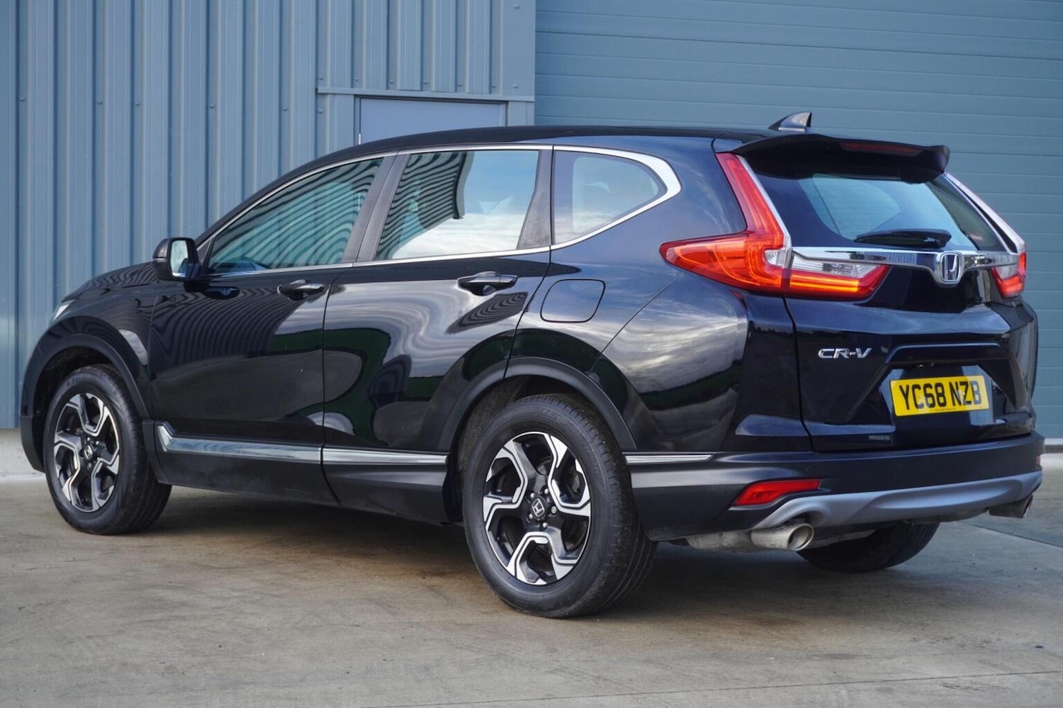 Used Honda CR-V 2018 for sale - 76347158: Photo 3