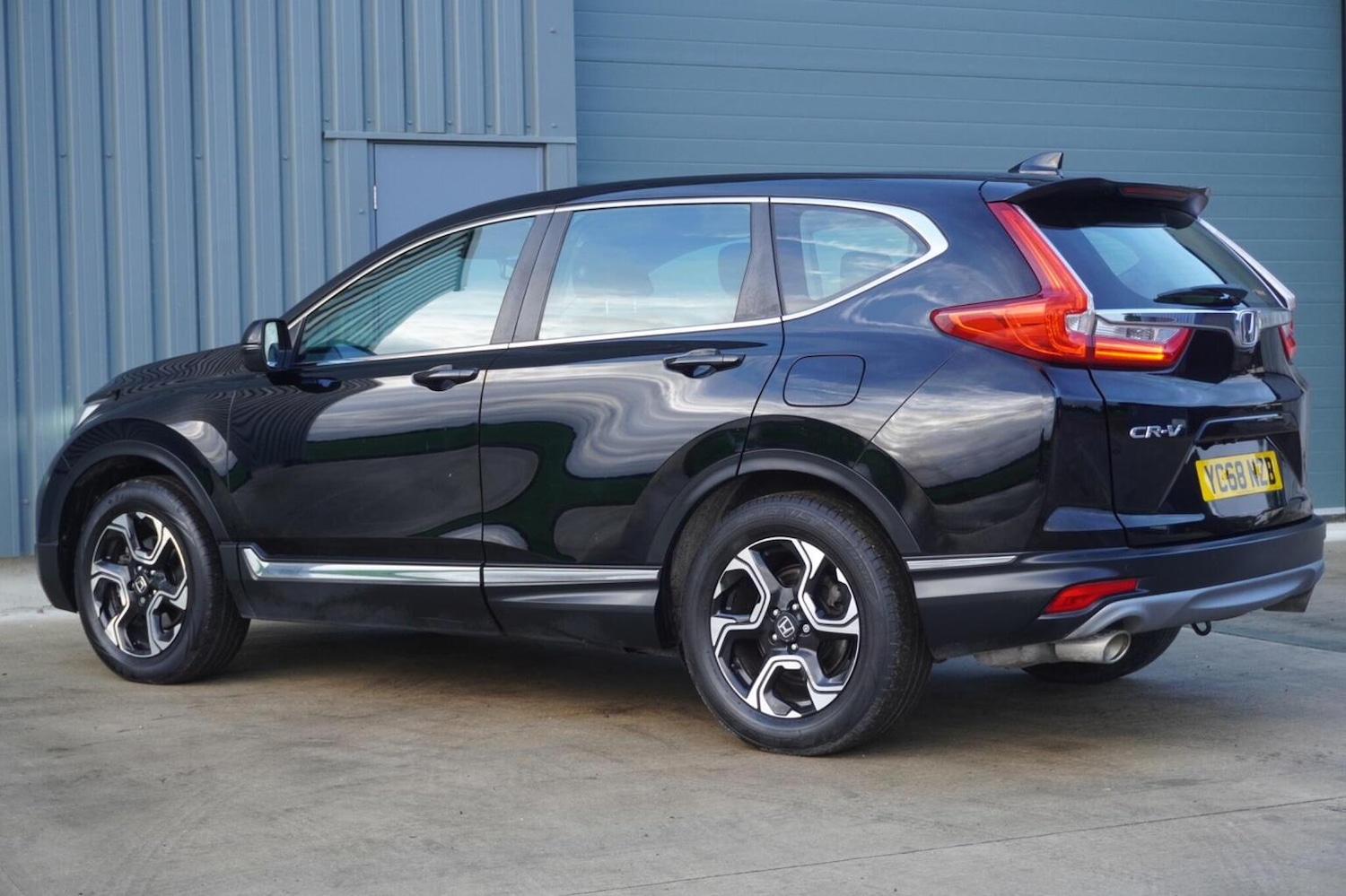 Used Honda CR-V 2018 for sale - 76347158: Photo 8