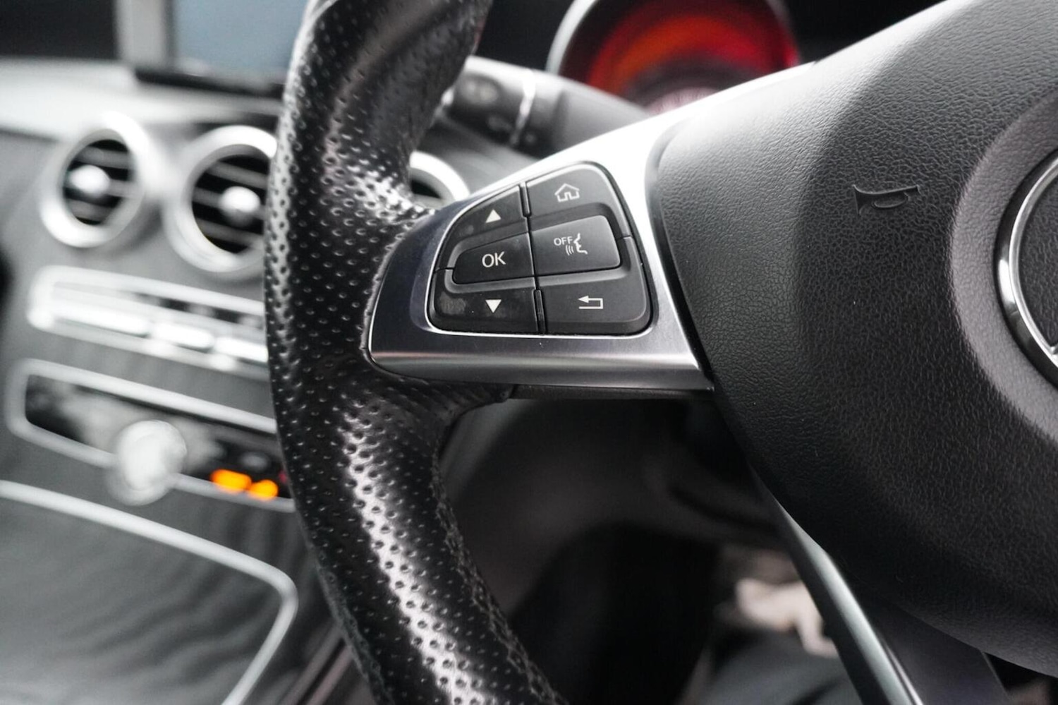 Used Mercedes-Benz C Class 2017 for sale - 76482904: Photo 34