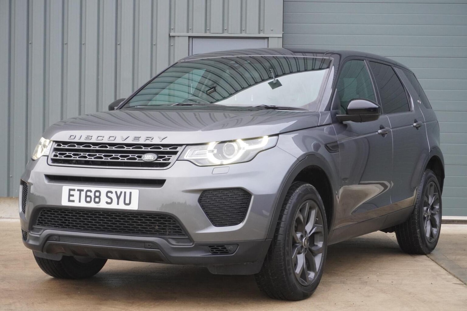 Used Land Rover Discovery Sport 2018 for sale - 76347261: Photo 2