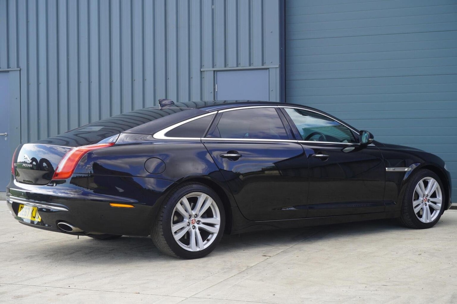 Used Jaguar XJ 2017 for sale - 76058199: Photo 13