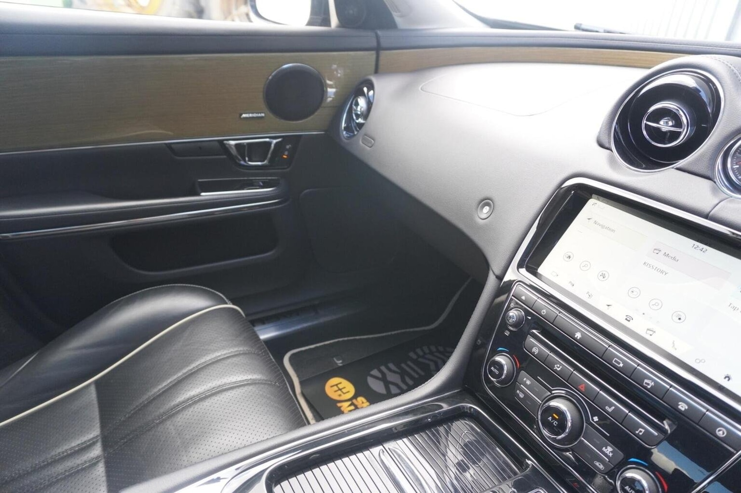 Used Jaguar XJ 2017 for sale - 76058199: Photo 19
