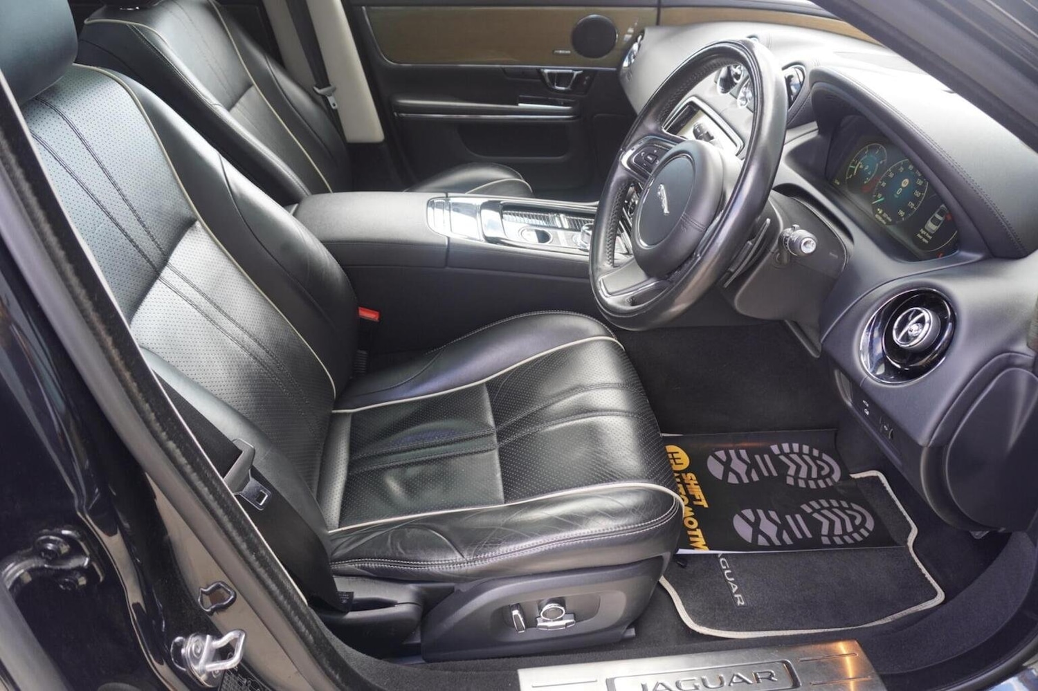 Used Jaguar XJ 2017 for sale - 76058199: Photo 20