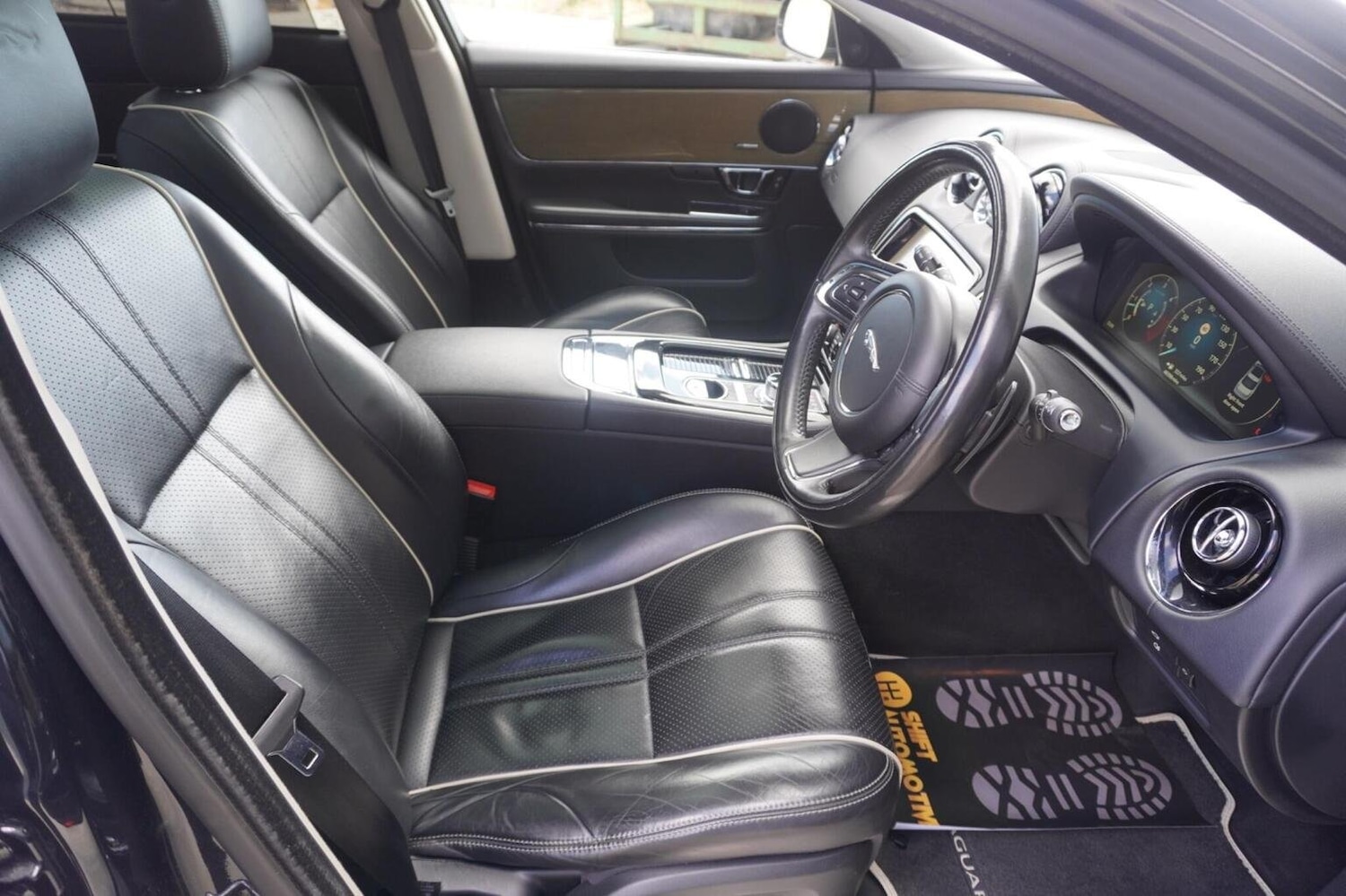 Used Jaguar XJ 2017 for sale - 76058199: Photo 21