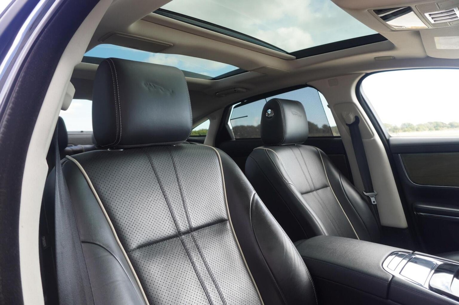 Used Jaguar XJ 2017 for sale - 76058199: Photo 23
