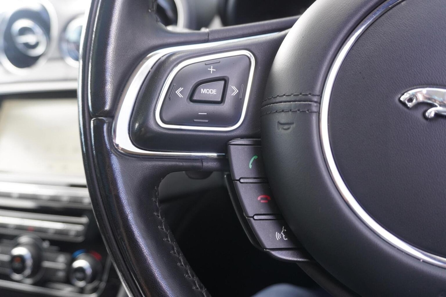 Used Jaguar XJ 2017 for sale - 76058199: Photo 30