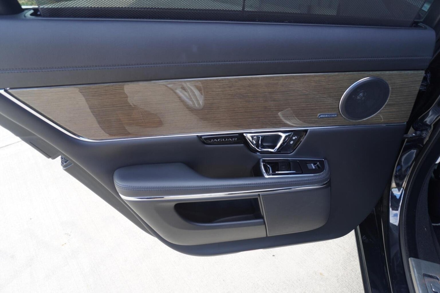 Used Jaguar XJ 2017 for sale - 76058199: Photo 36