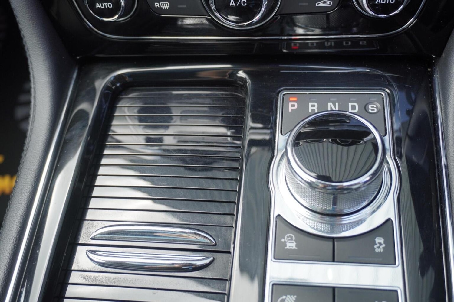 Used Jaguar XJ 2017 for sale - 76058199: Photo 63