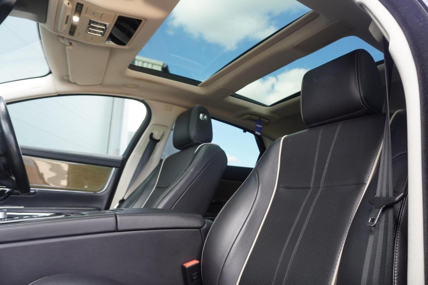 Used Jaguar XJ 2017 for sale - 76058199: Photo 66