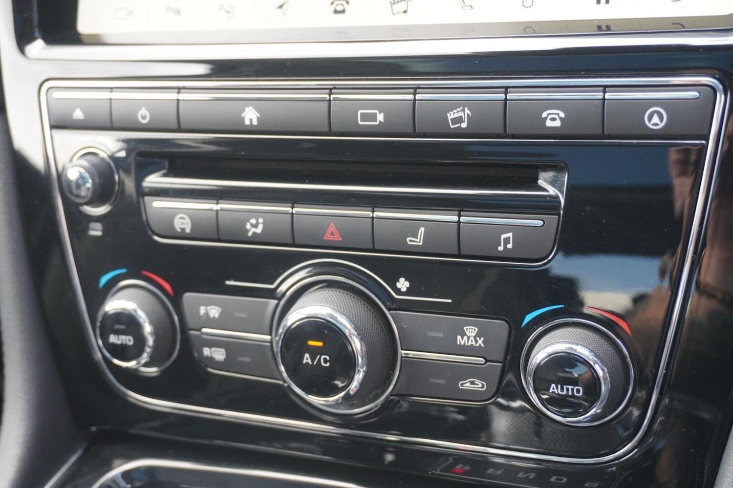 Used Jaguar XJ 2017 for sale - 76058199: Photo 77