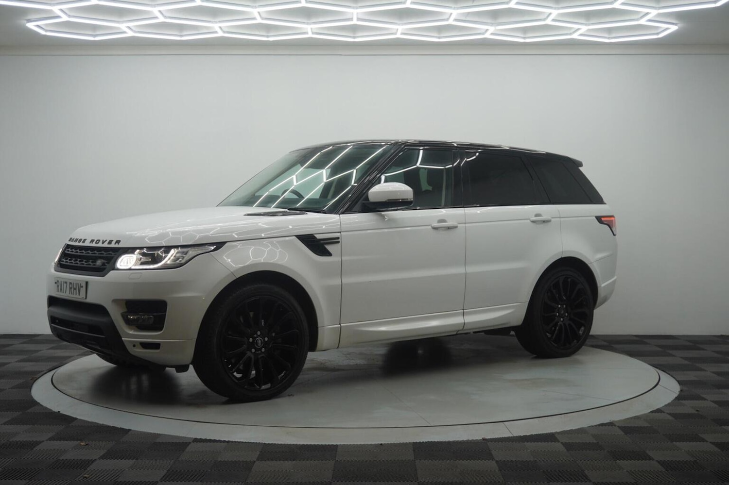 Used Land Rover Range Rover Sport 2017 for sale - 76712755: Photo 10