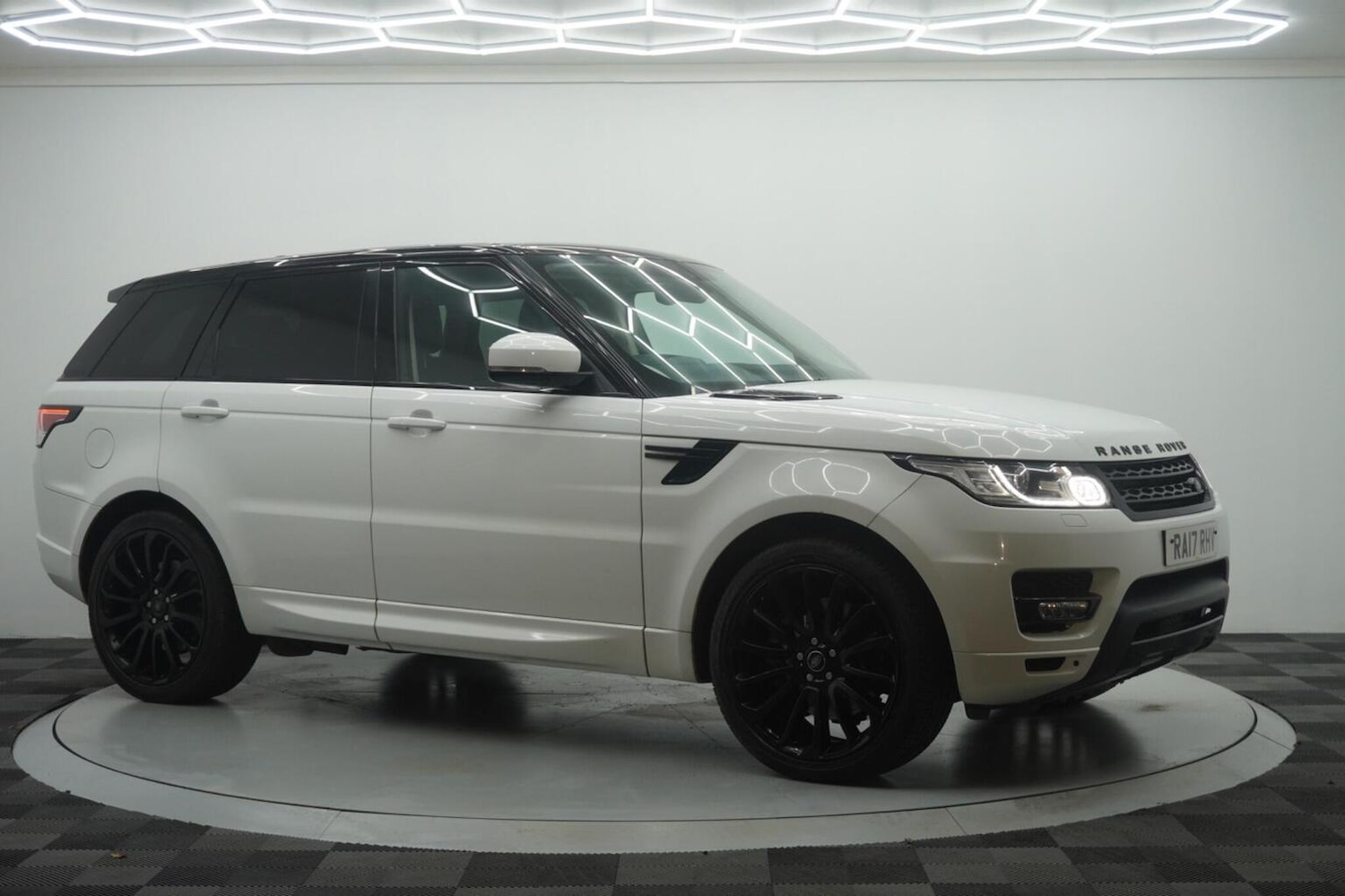 Used Land Rover Range Rover Sport 2017 for sale - 76712755: Photo 12