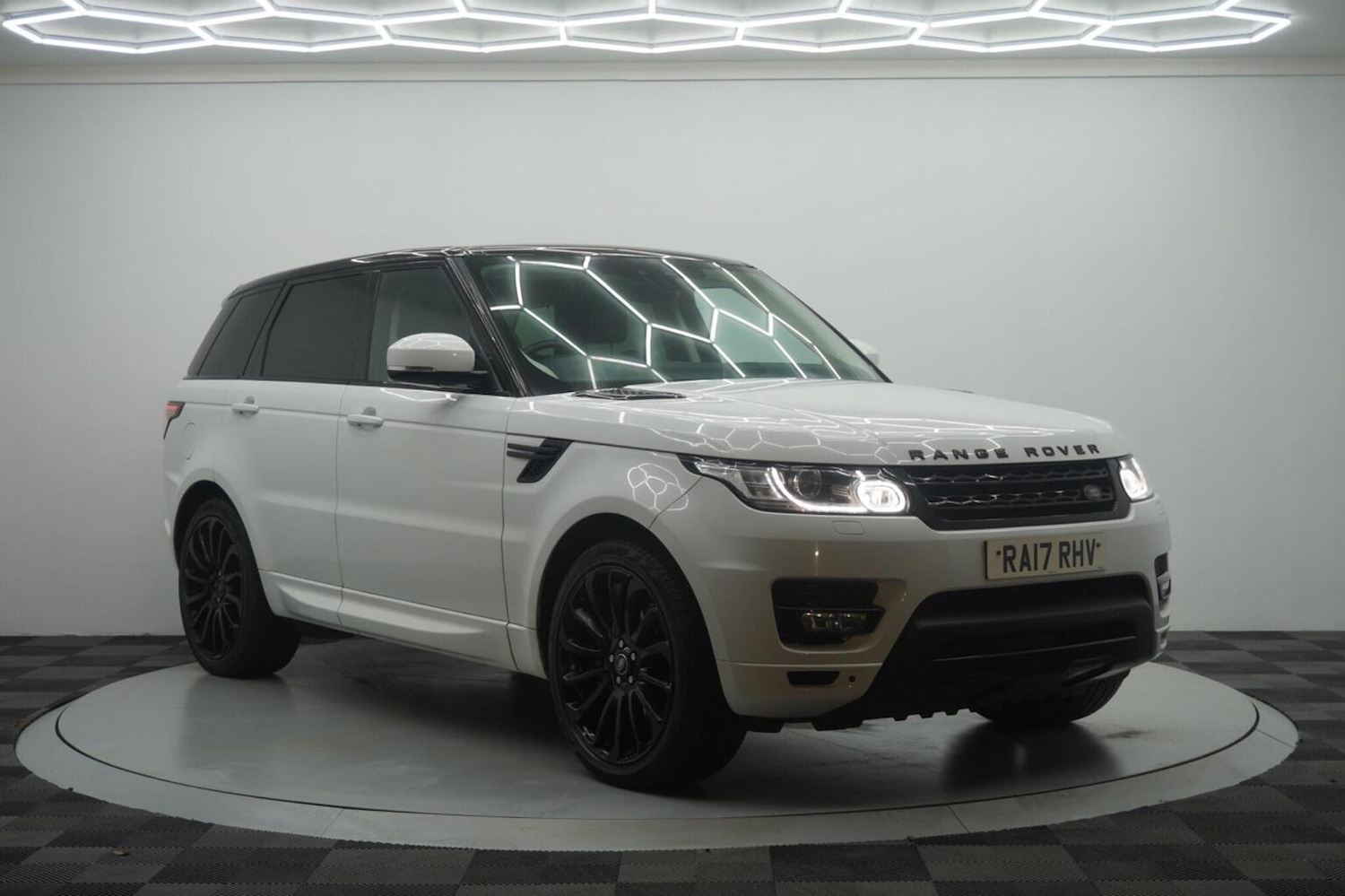 Used Land Rover Range Rover Sport 2017 for sale - 76712755: Photo 13