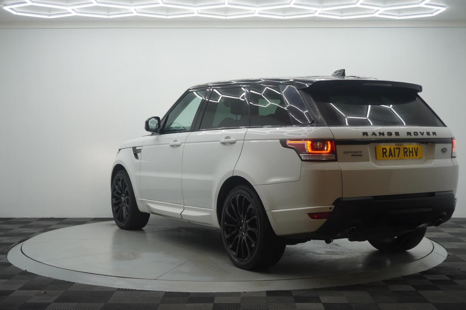 Used Land Rover Range Rover Sport 2017 for sale - 76712755: Photo 15