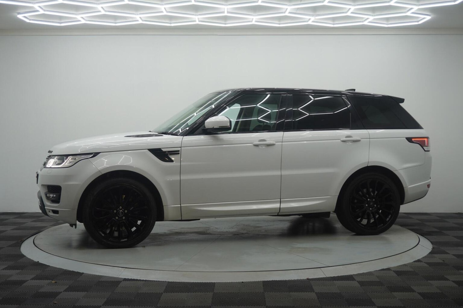 Used Land Rover Range Rover Sport 2017 for sale - 76712755: Photo 19
