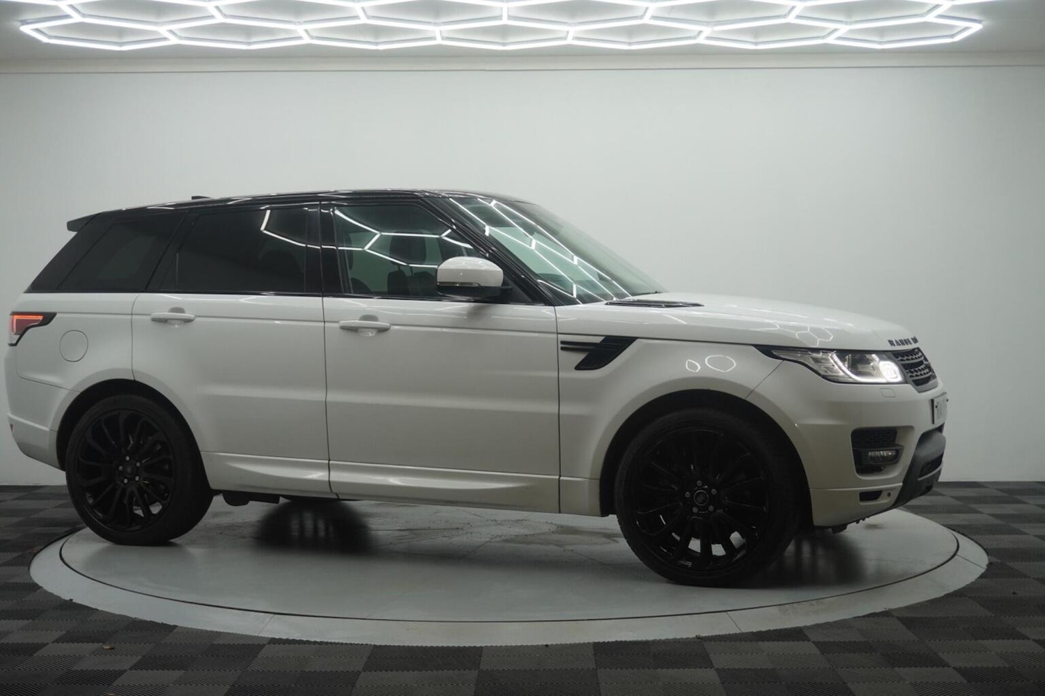 Used Land Rover Range Rover Sport 2017 for sale - 76712755: Photo 22