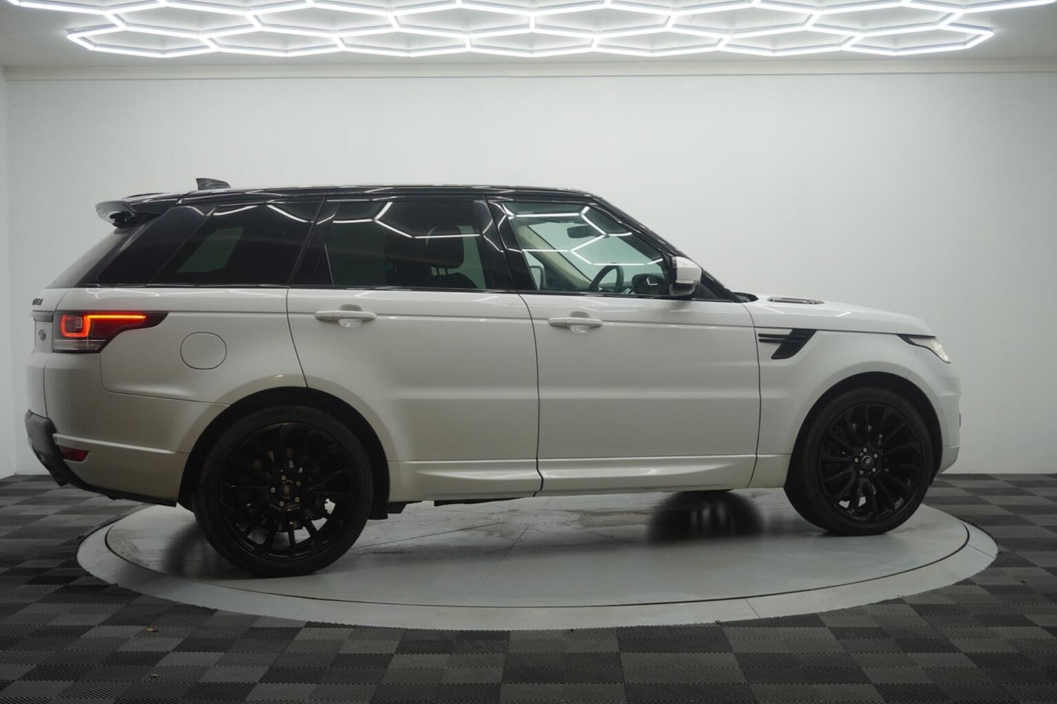 Used Land Rover Range Rover Sport 2017 for sale - 76712755: Photo 24