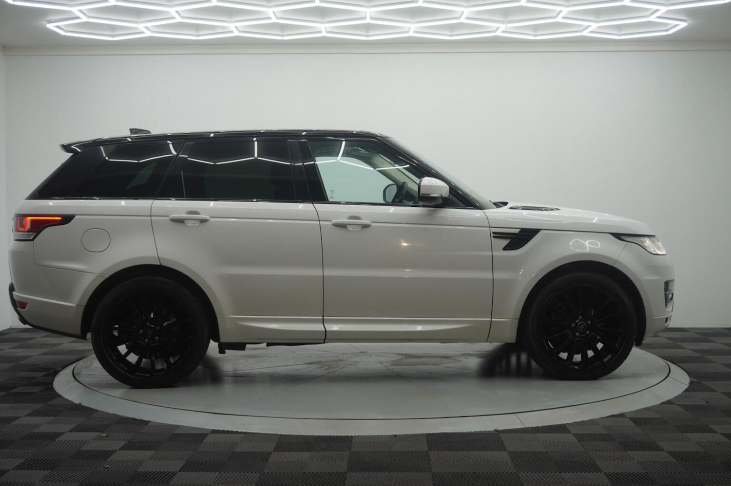 Used Land Rover Range Rover Sport 2017 for sale - 76712755: Photo 25