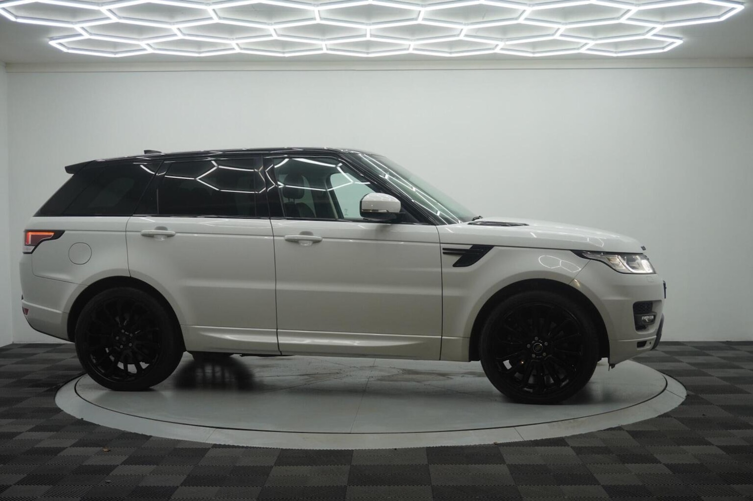 Used Land Rover Range Rover Sport 2017 for sale - 76712755: Photo 26