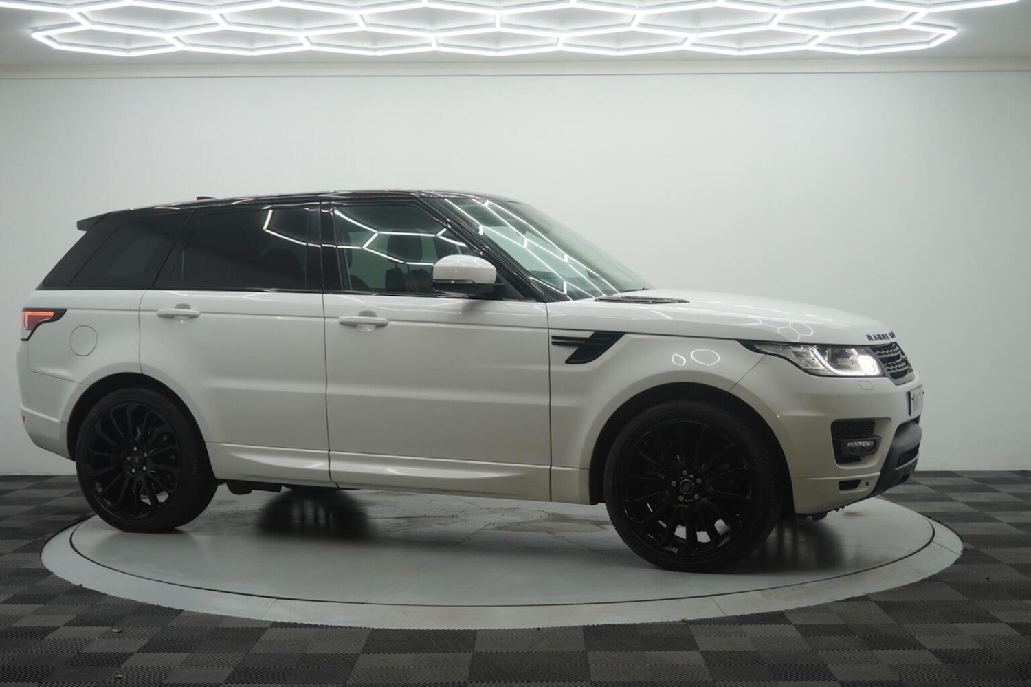 Used Land Rover Range Rover Sport 2017 for sale - 76712755: Photo 27