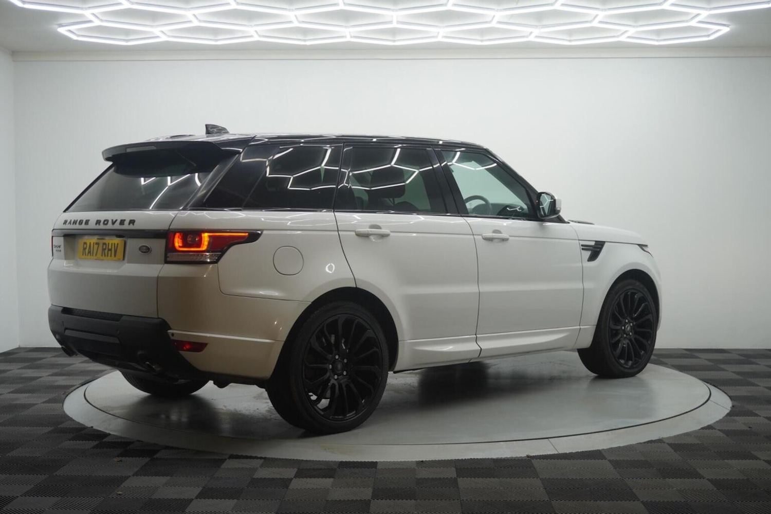 Used Land Rover Range Rover Sport 2017 for sale - 76712755: Photo 28