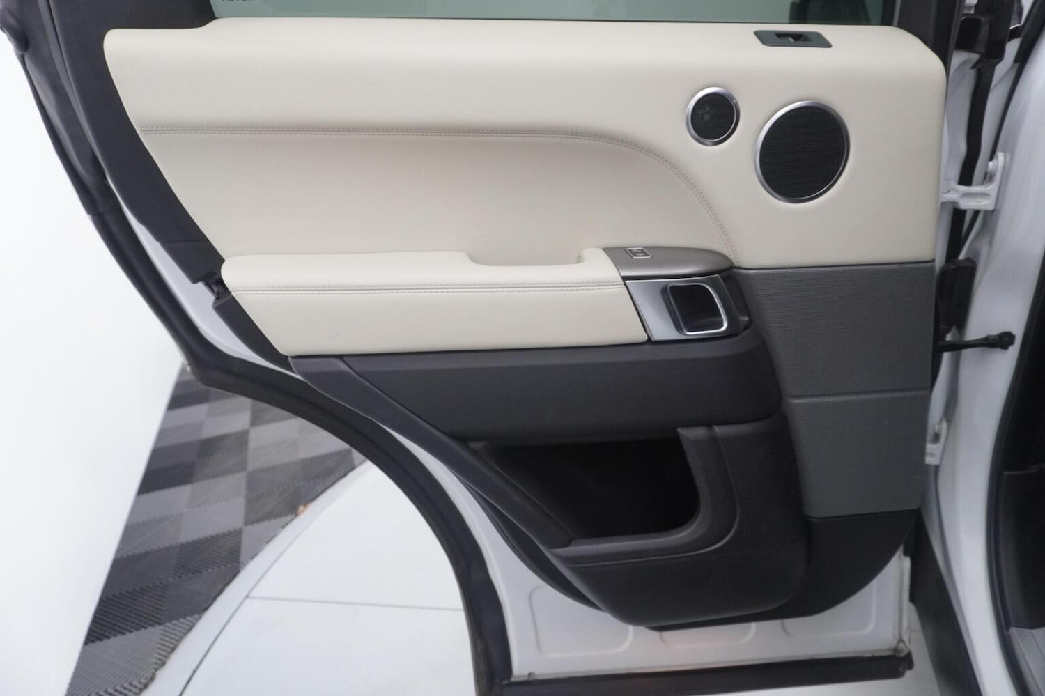 Used Land Rover Range Rover Sport 2017 for sale - 76712755: Photo 40