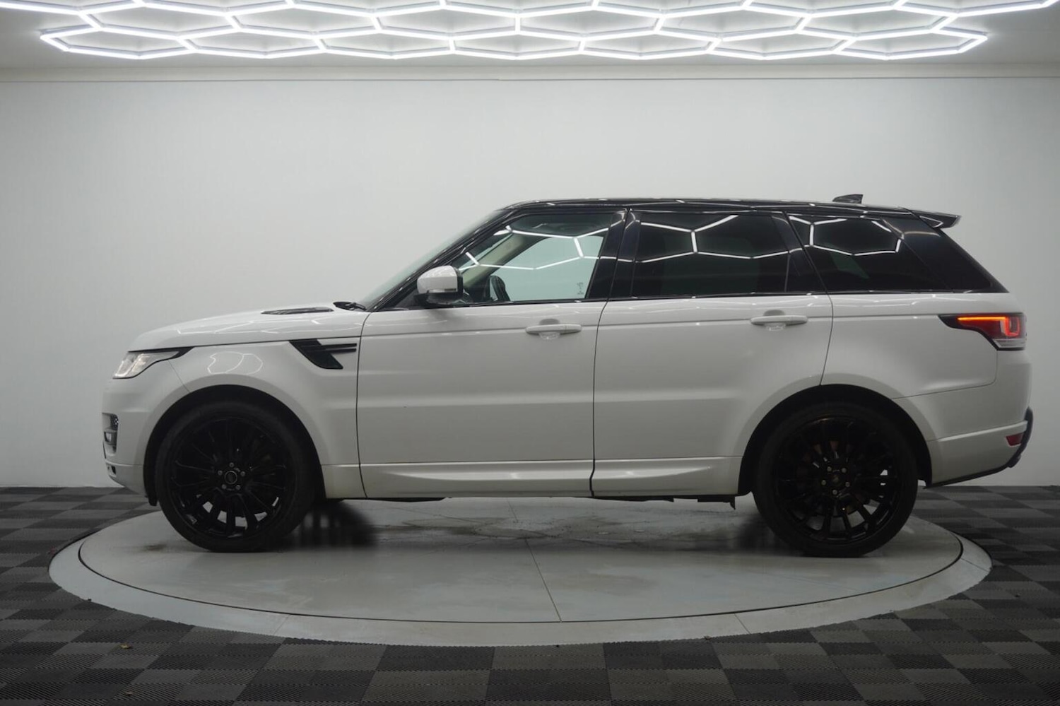 Used Land Rover Range Rover Sport 2017 for sale - 76712755: Photo 7