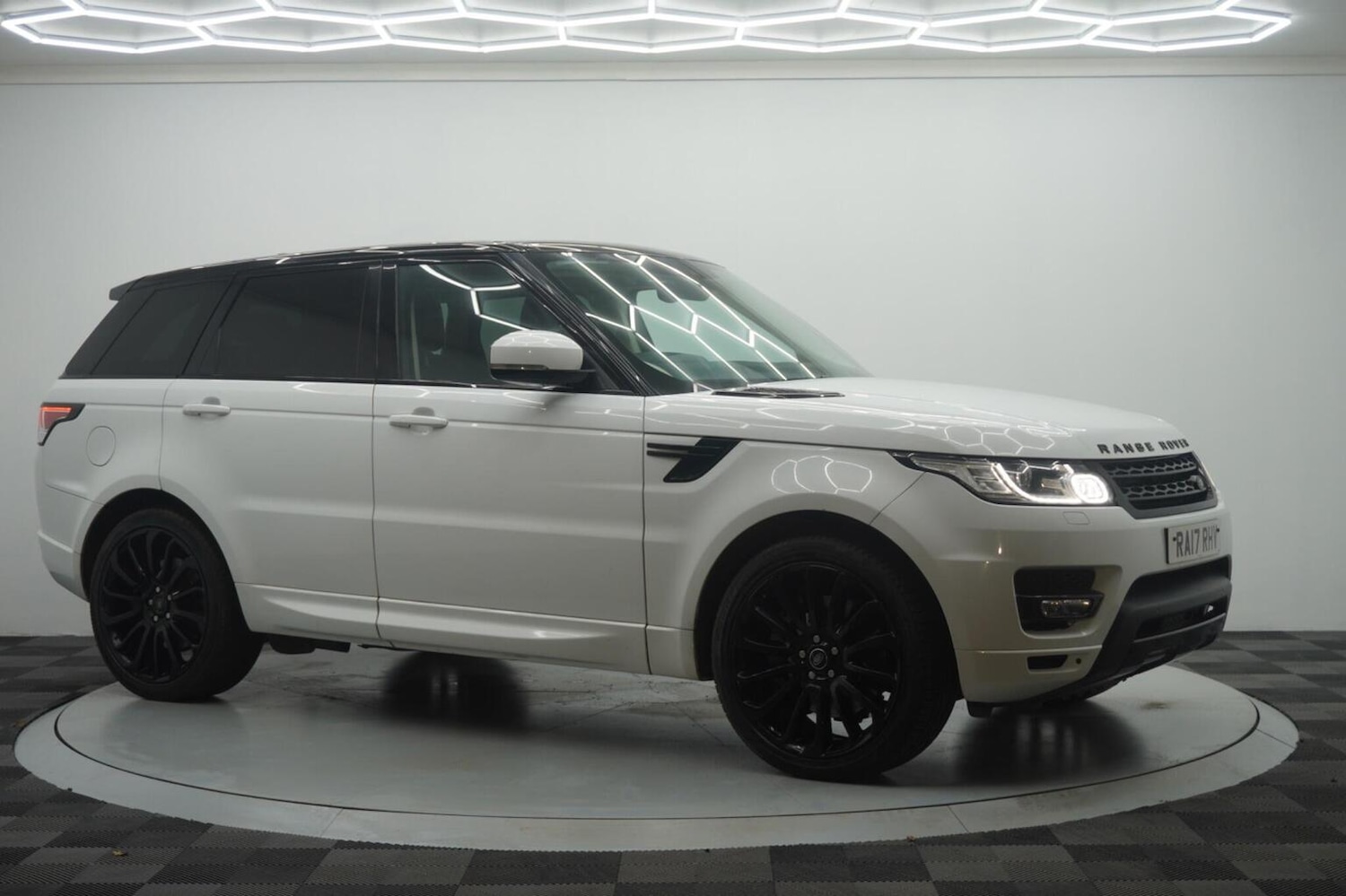 Used Land Rover Range Rover Sport 2017 for sale - 76712755: Photo 8