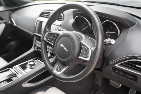 Used Jaguar F-Pace 2017 for sale - 76211835: Photo 41