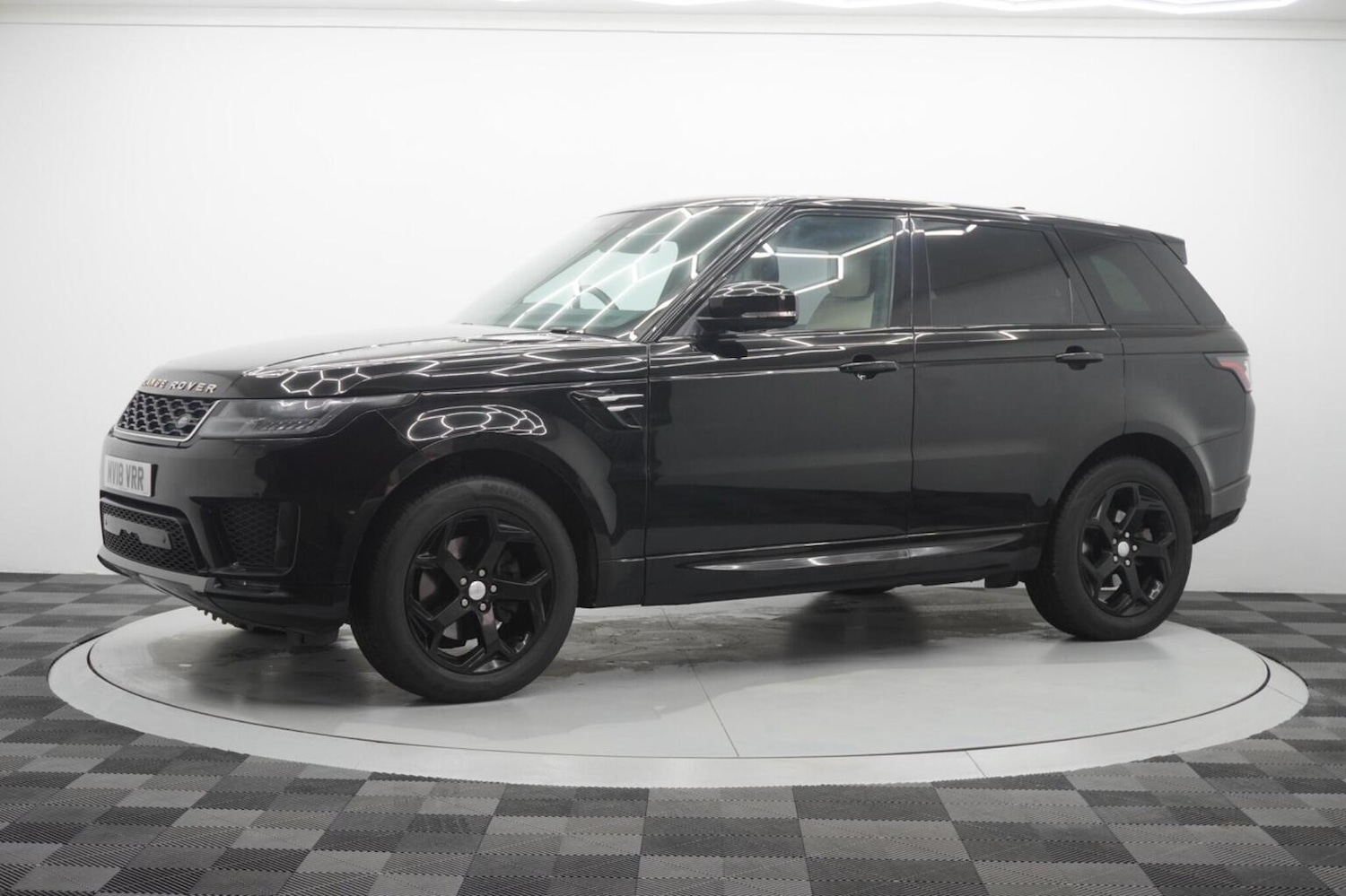 Used Land Rover Range Rover Sport 2018 for sale - 77465795: Photo 2