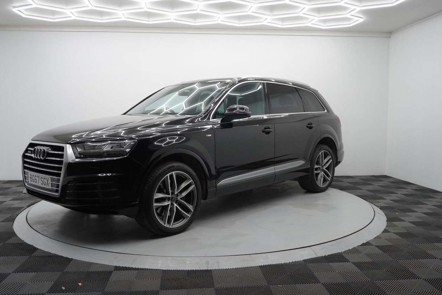 Used Audi Q7 2017 for sale - 77129632: Photo 2