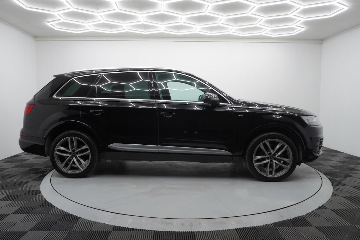 Used Audi Q7 2017 for sale - 77129632: Photo 28