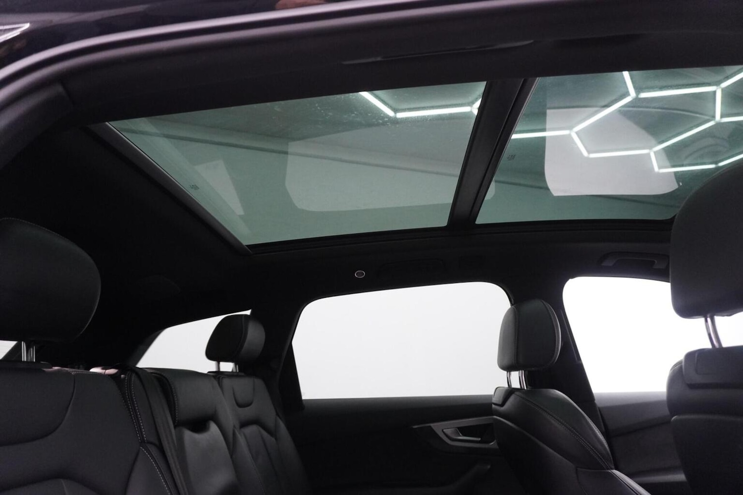 Used Audi Q7 2017 for sale - 77129632: Photo 53