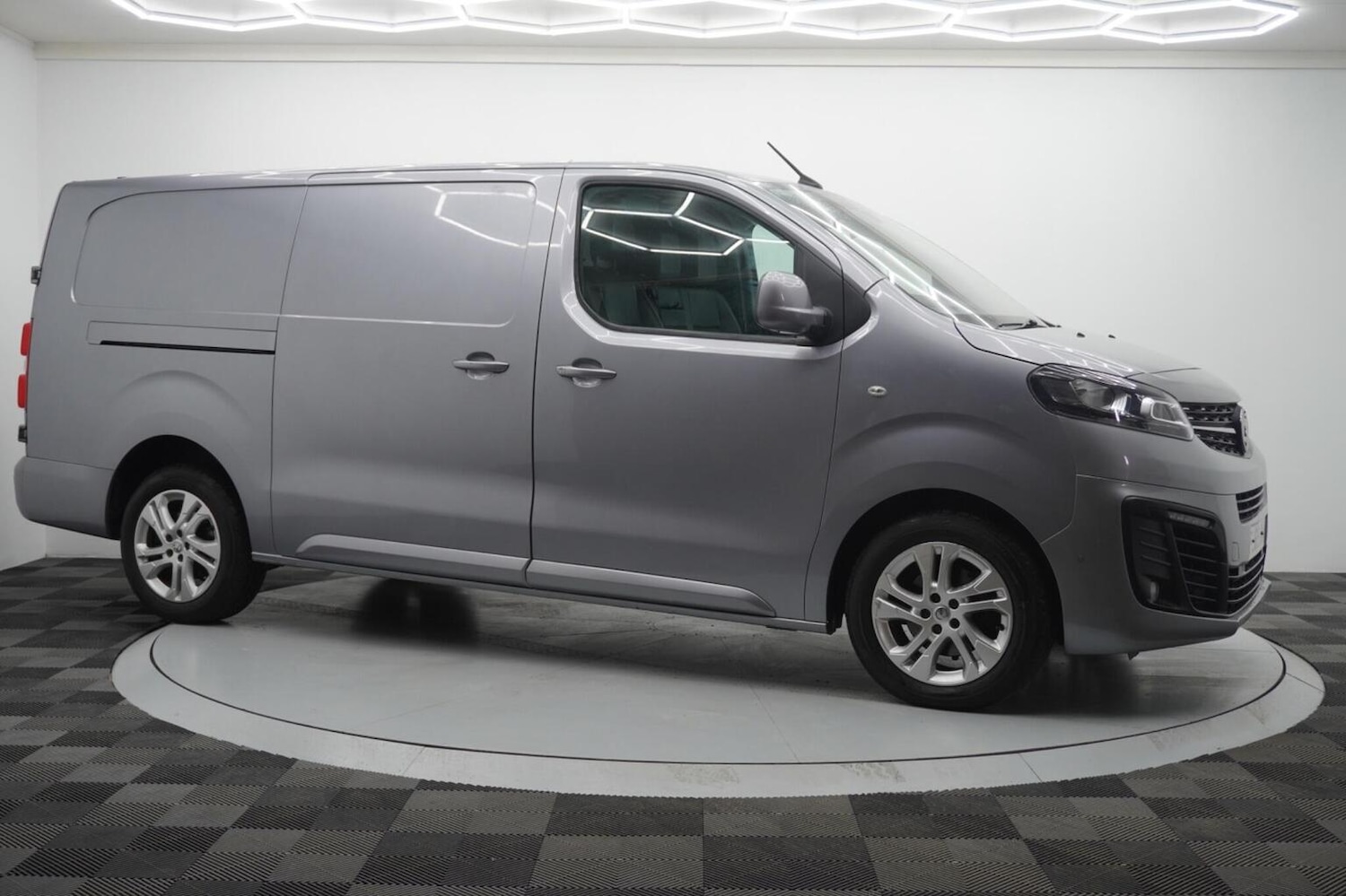 Used Vauxhall Vivaro 2019 for sale - 77154384: Photo 4