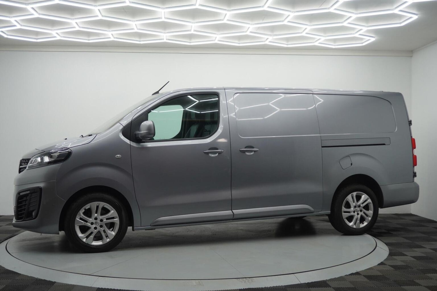 Used Vauxhall Vivaro 2019 for sale - 77154384: Photo 7
