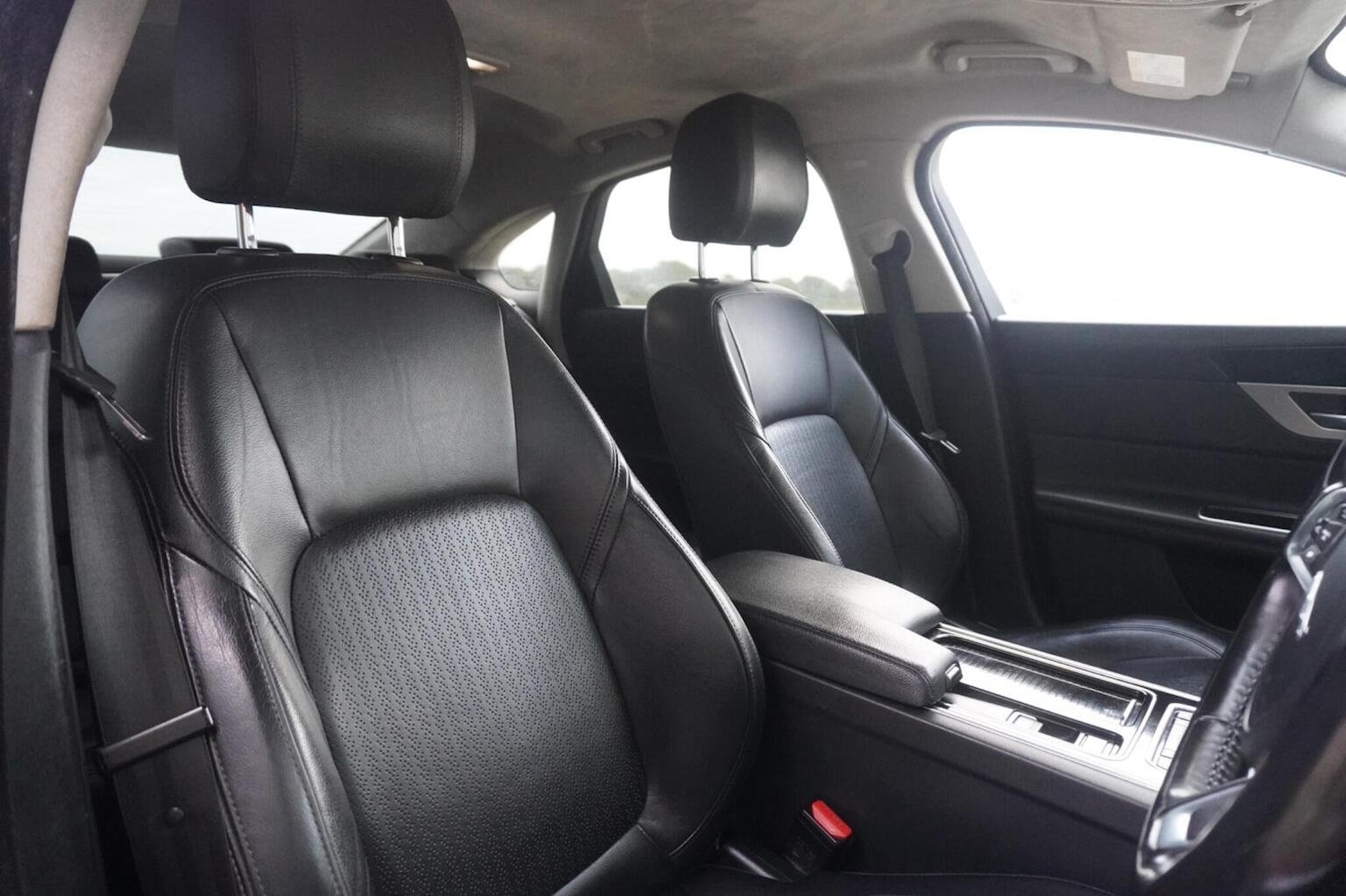 Used Jaguar XF 2018 for sale - 76281459: Photo 14