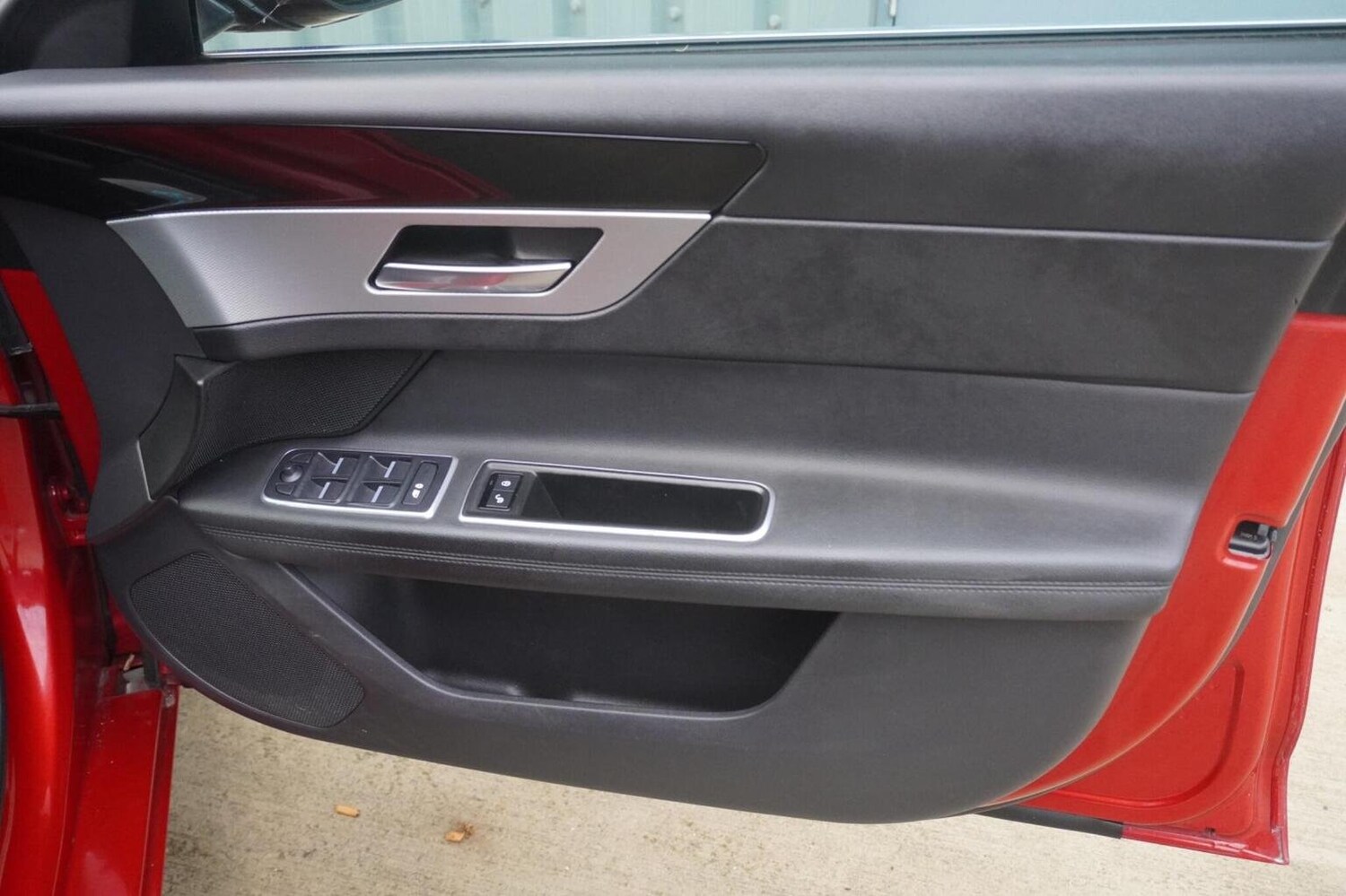 Used Jaguar XF 2018 for sale - 76281459: Photo 27