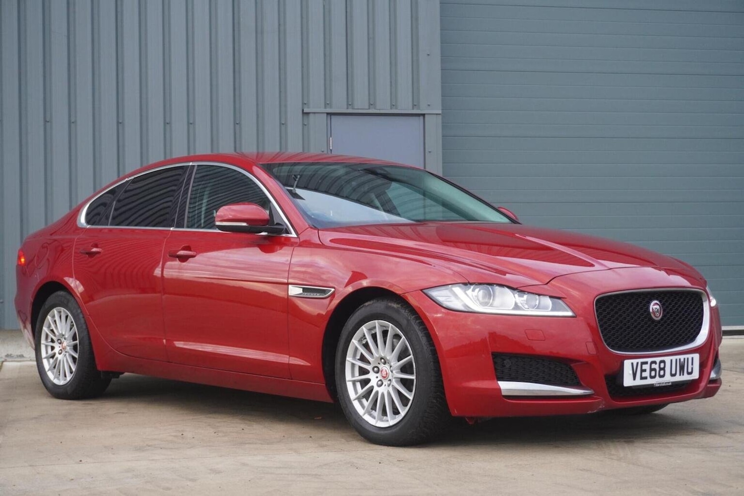 Used Jaguar XF 2018 for sale - 76281459: Photo 3