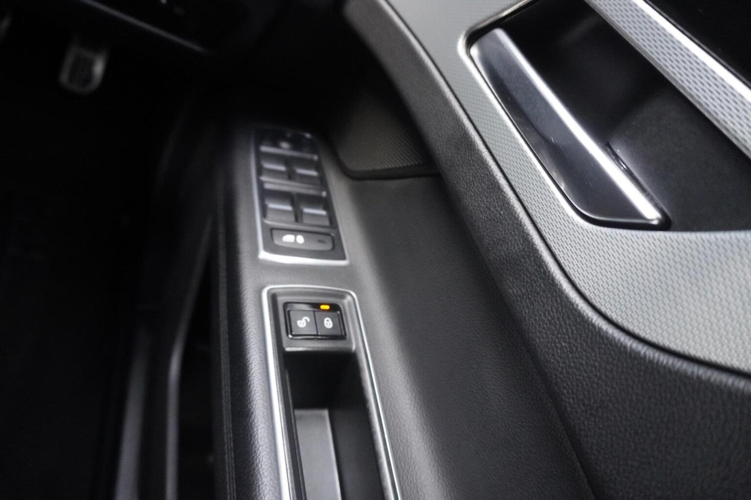 Used Jaguar XF 2018 for sale - 76281459: Photo 38