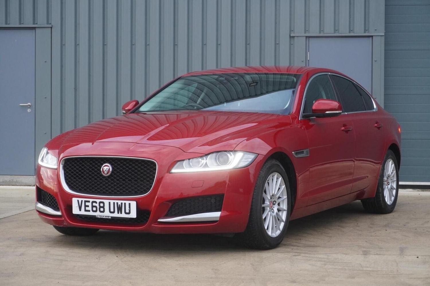 Used Jaguar XF 2018 for sale - 76281459: Photo 4
