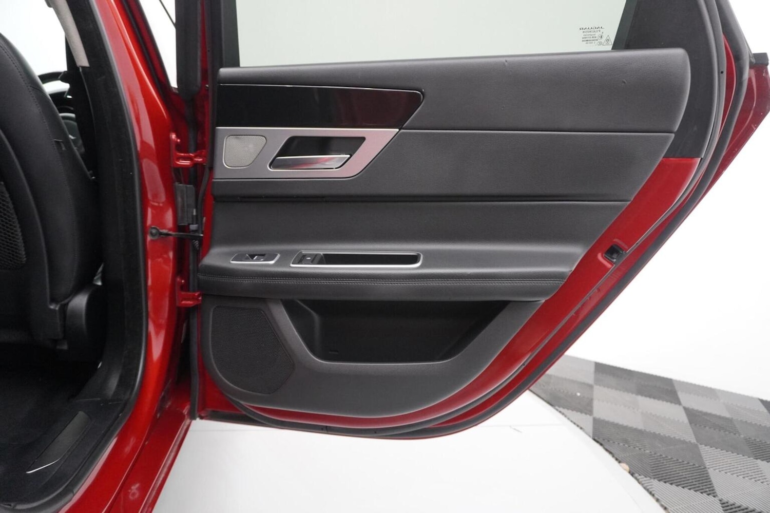 Used Jaguar XF 2018 for sale - 76281459: Photo 42